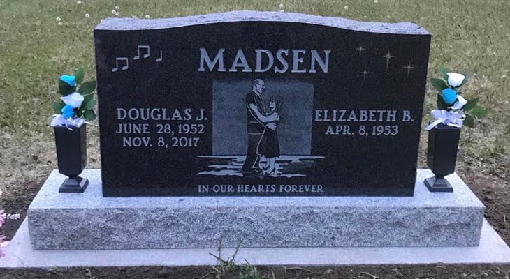 A Guide To Choosing The Perfect Photo For Your Memorial With Summit Memorial