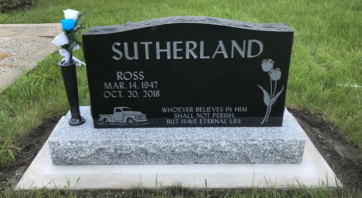 Why Choose On-Site Engraving For Memorial Updates?