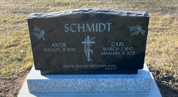 Top Engraving Styles For Headstones: Traditional Vs Modern Lettering