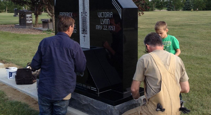 Adding Personalized Messages On-Site During Family Visits